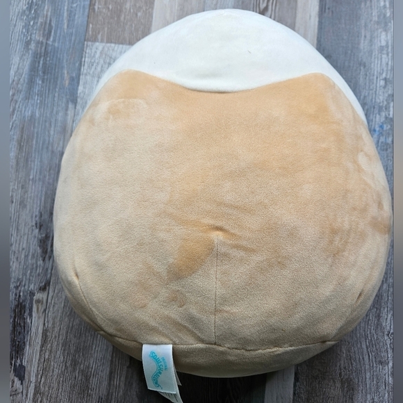 Squishmallow Chanel the Cinnamon Roll - Picture 4 of 6